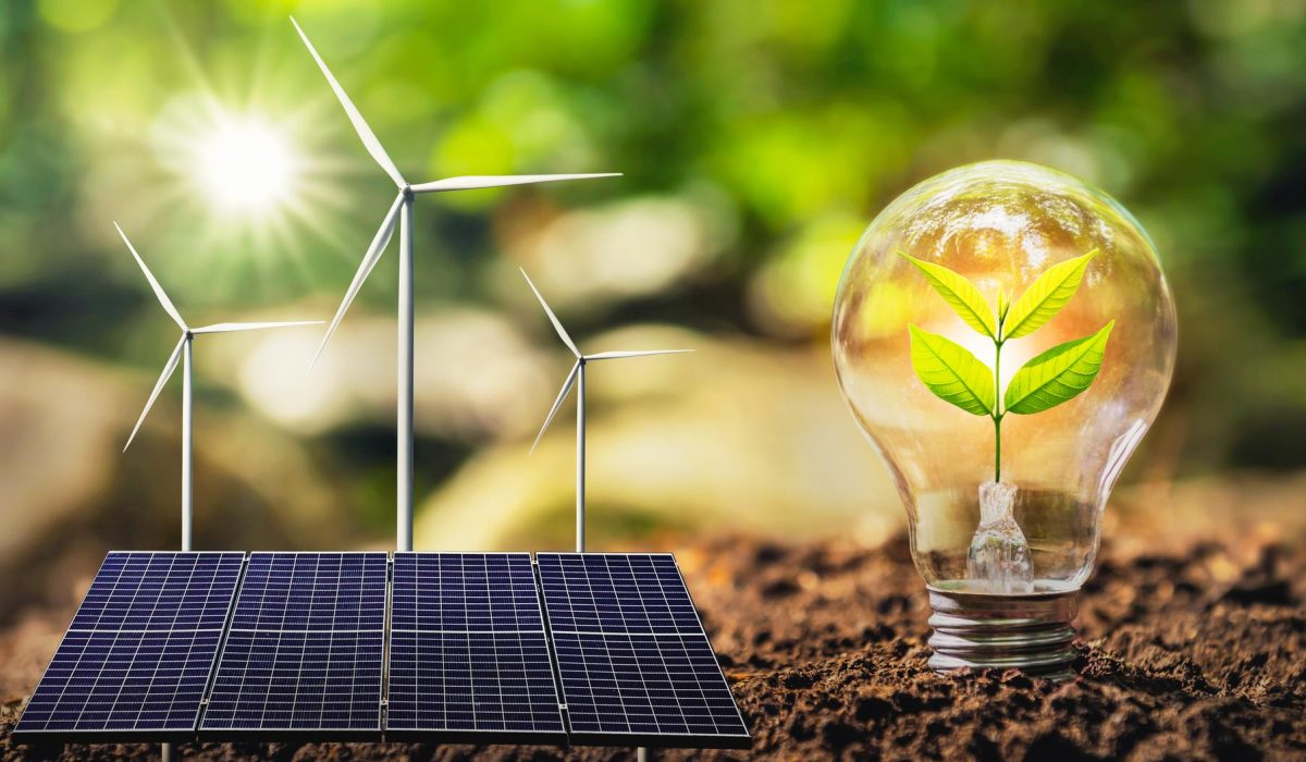 concepto-energia-limpia-ahorro-energia-naturaleza-panel-solar-turbina-eolica-pequeno-arbol-bombilla