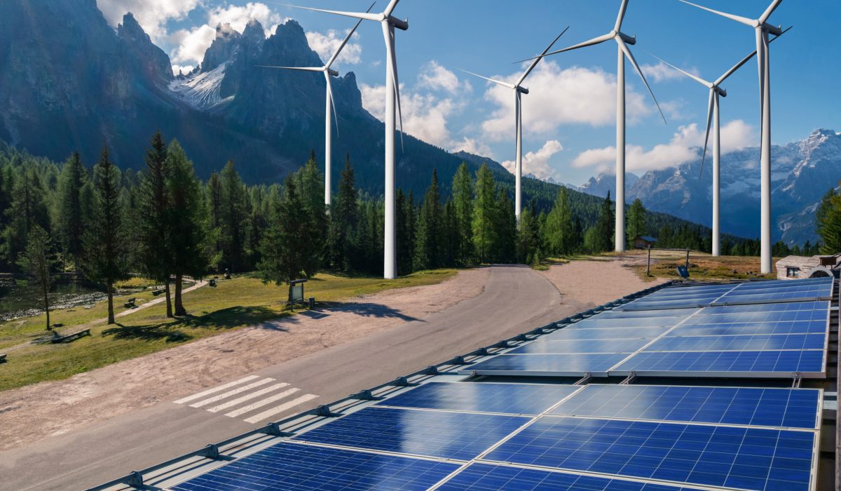 panel-solar-aerogenerador-cultivan-energia-limpia